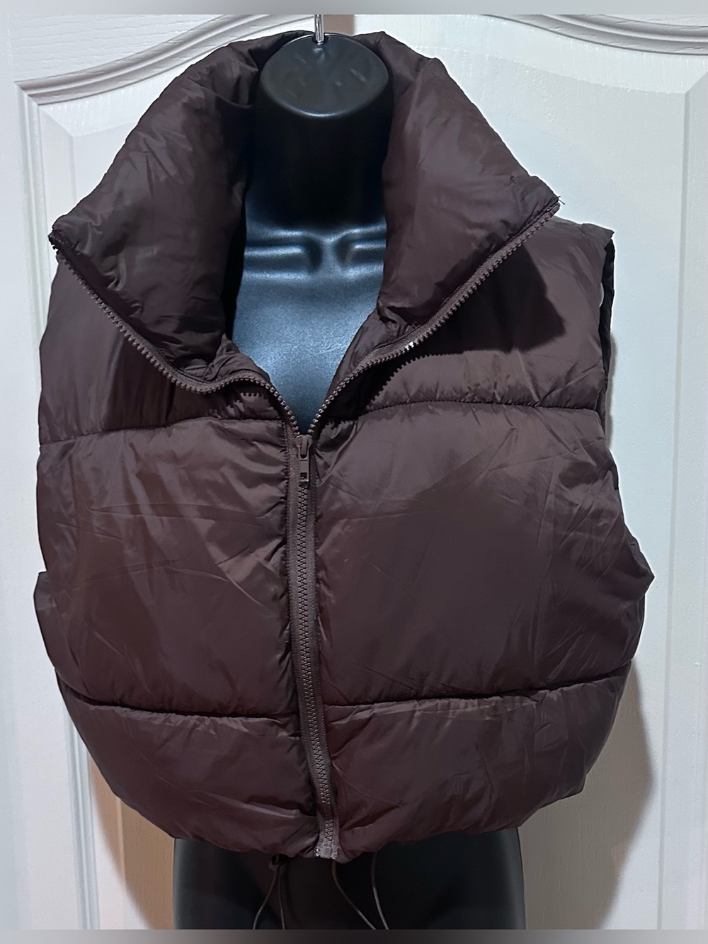 Love chic couture Puffer zip up sleeveless Vest in Deep Brown size L - Picture 3 of 4